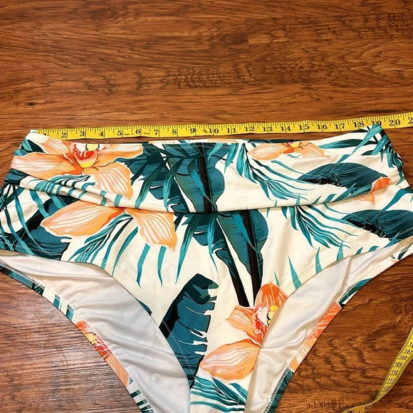 Cupshe High Waisted Floral Plus Size Bikini Bottom 4X - Picture 5 of 9